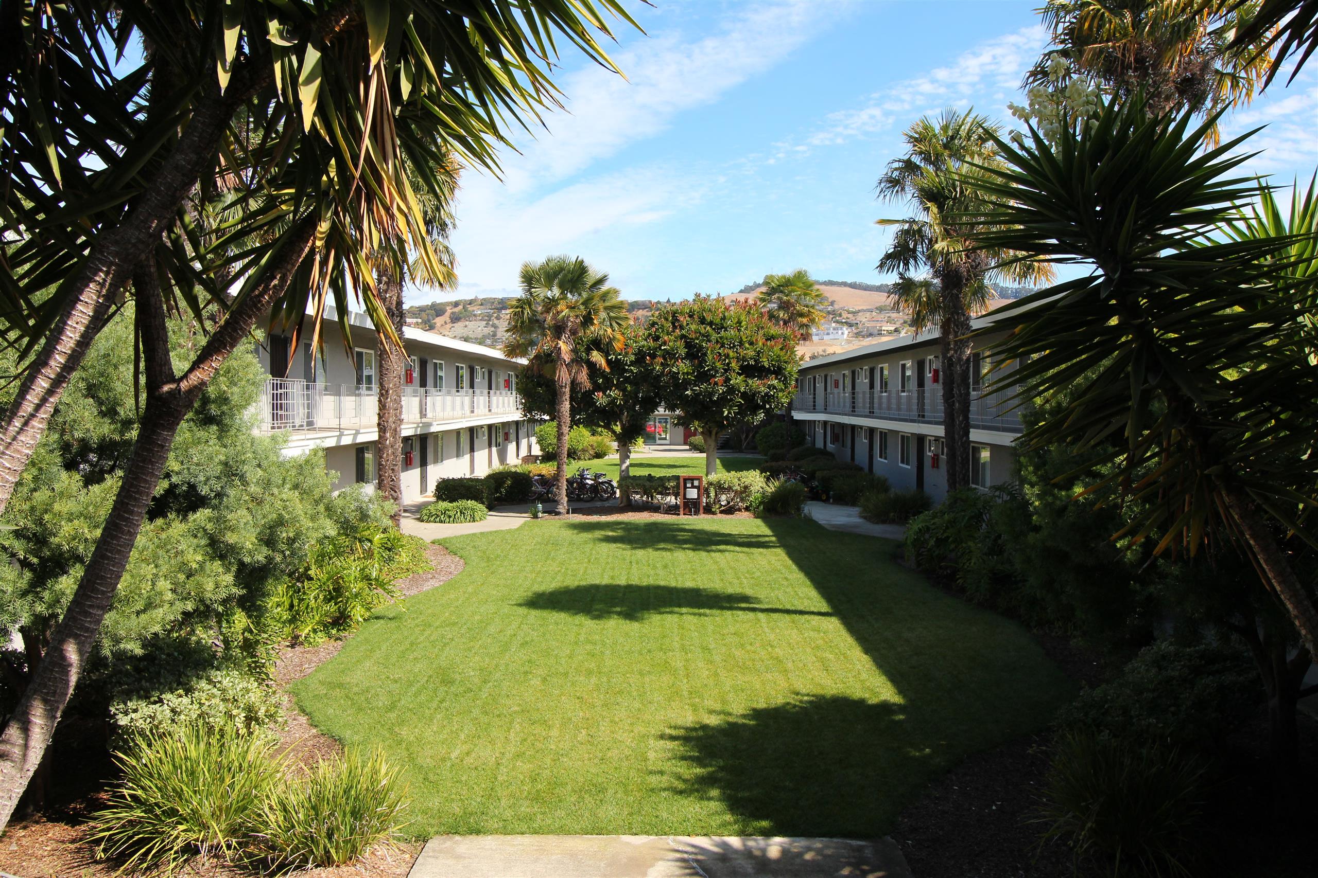 Parklane Apts photo 5